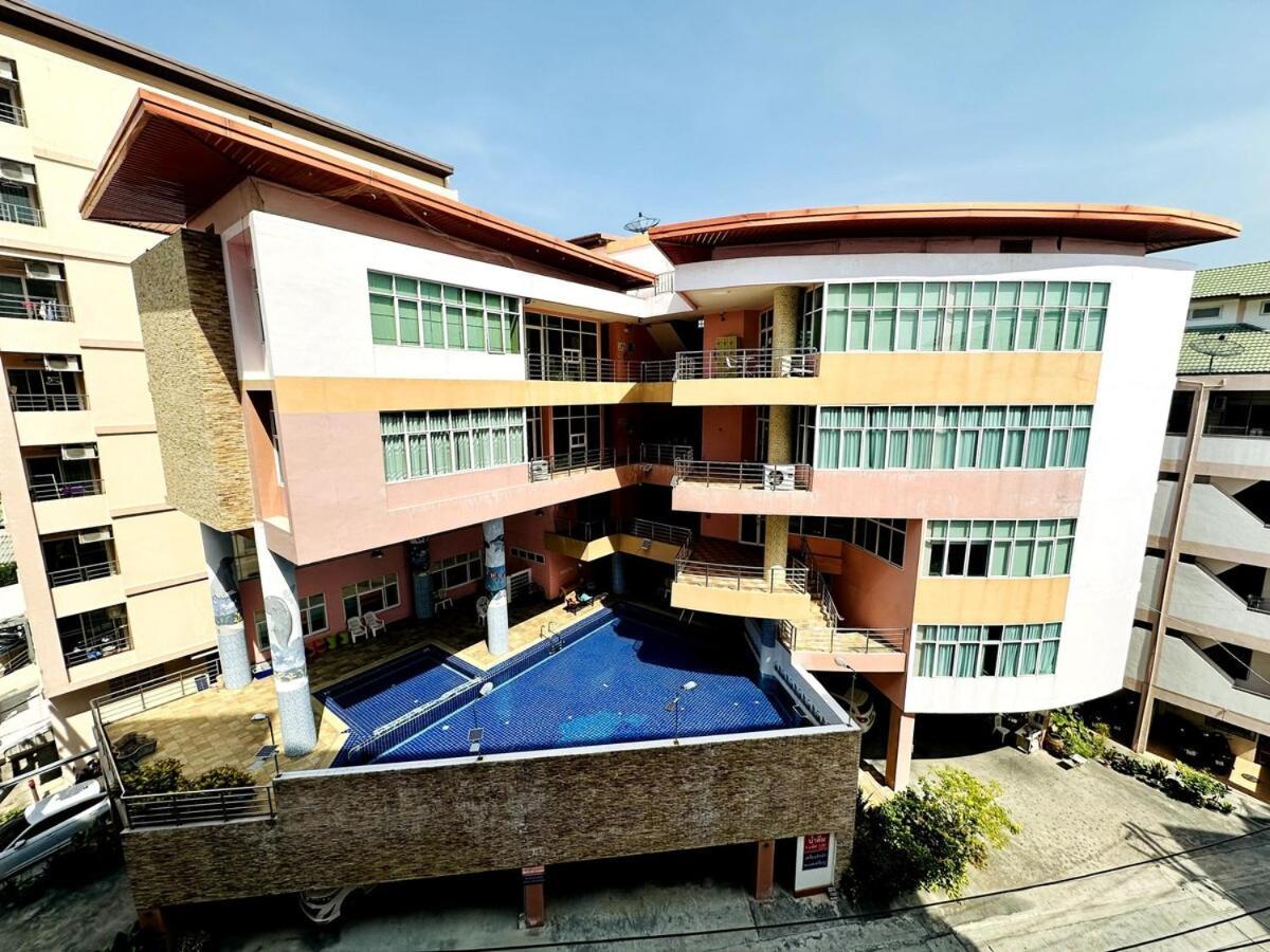 Wisdom Burg Bangsaen, Pool, Gym Aparthotel Ban Rong Khoei Exterior foto