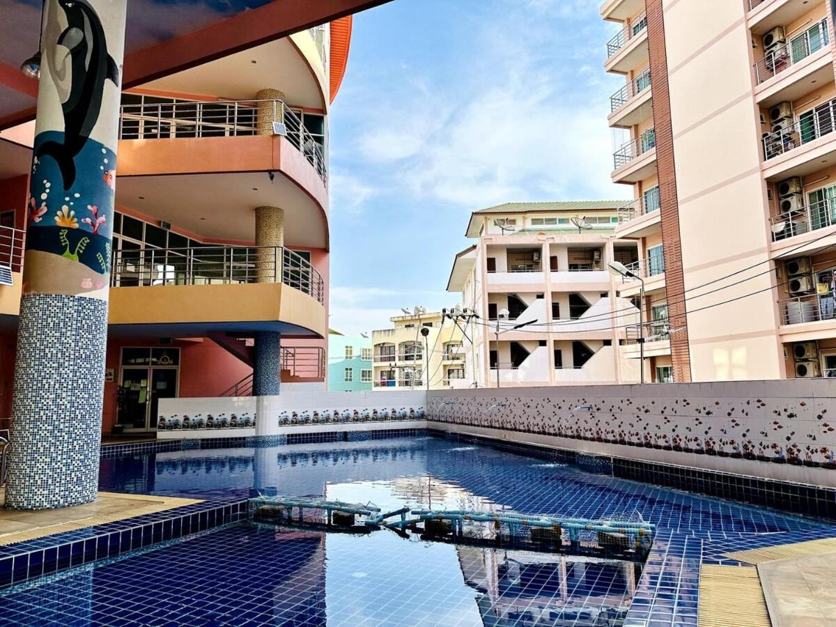 Wisdom Burg Bangsaen, Pool, Gym Aparthotel Ban Rong Khoei Exterior foto