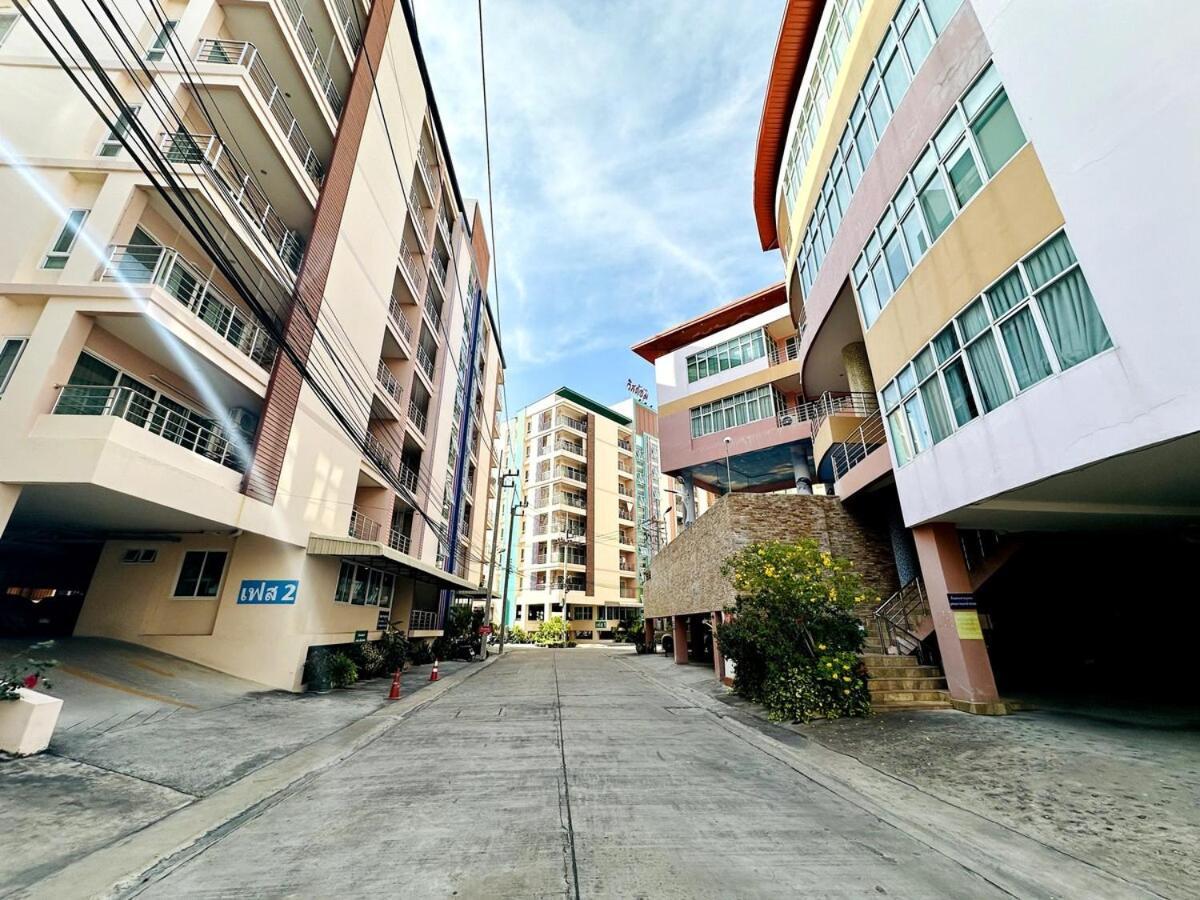 Wisdom Burg Bangsaen, Pool, Gym Aparthotel Ban Rong Khoei Exterior foto